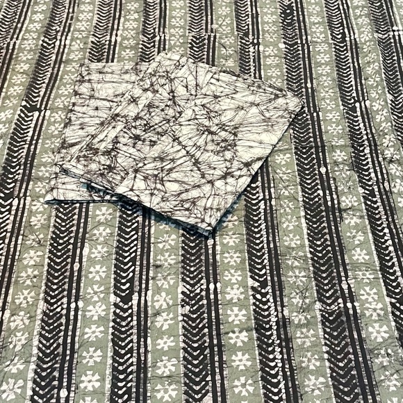 Rare Handmade Batik Tapestry Table Linens Lg Tablecloth 54"x86" Napkins 22"x22" - Picture 2 of 13